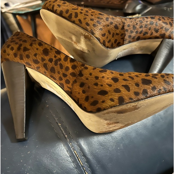 Cute Banana Republic cheetah pump - Picture 3 of 6